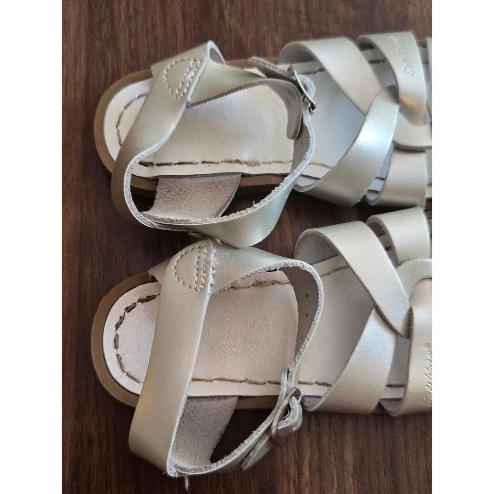 SaltWater Sandals Hoy Shoes Retro Metallic Silver Leather Sandals Kids 11 Silver